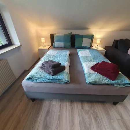 Ferienhaus-schoenwald, 2 Schlafzimmer, Kueche, Dachterrasse, Balkon App24 Apartmán