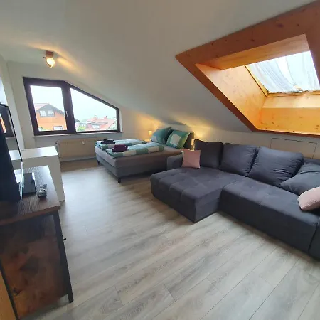 Ferienhaus-schoenwald, 2 Schlafzimmer, Kueche, Dachterrasse, Balkon App24 Appartement *