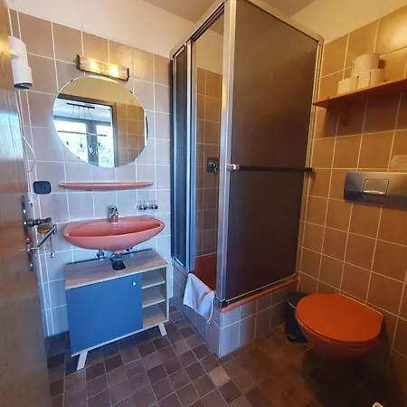 Appartement Ferienhaus-schoenwald, 2 Schlafzimmer, Kueche, Dachterrasse, Balkon App24